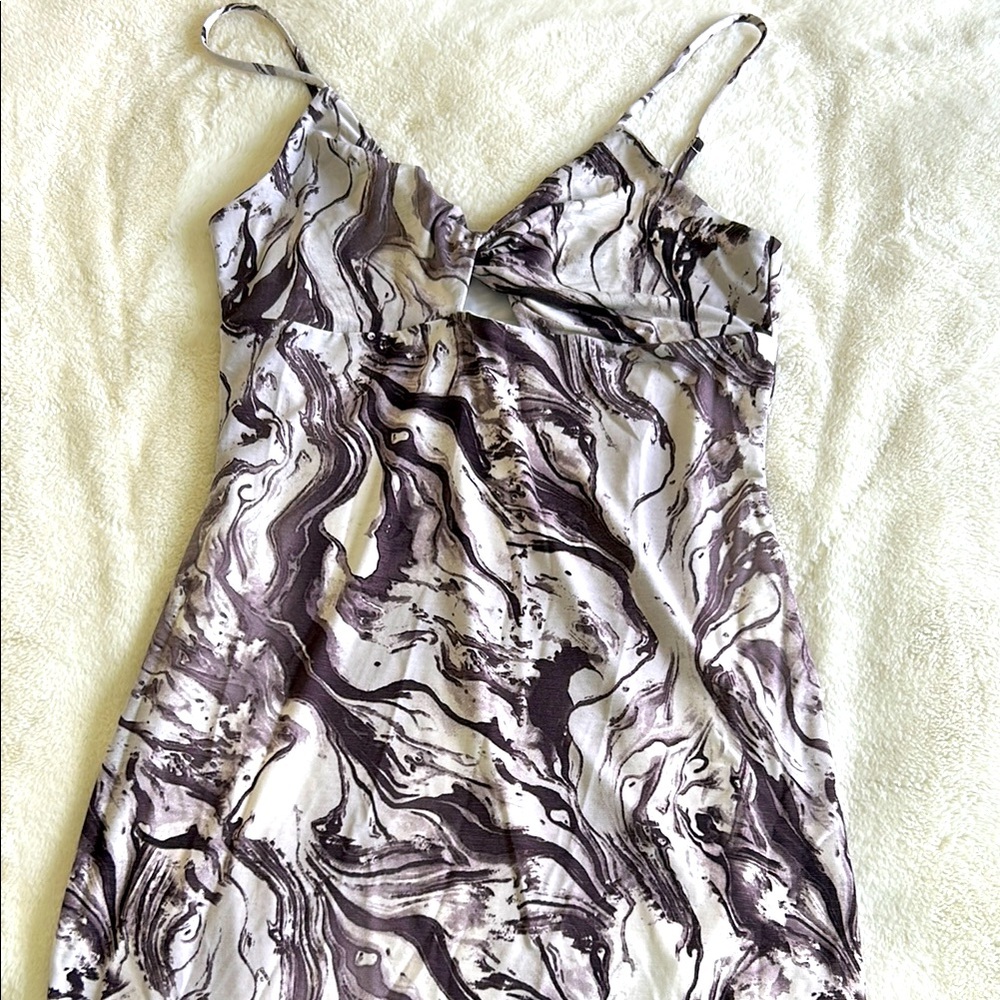 Chic Brown  and White Twisted Bust Top. Dress is a Mini and is lined